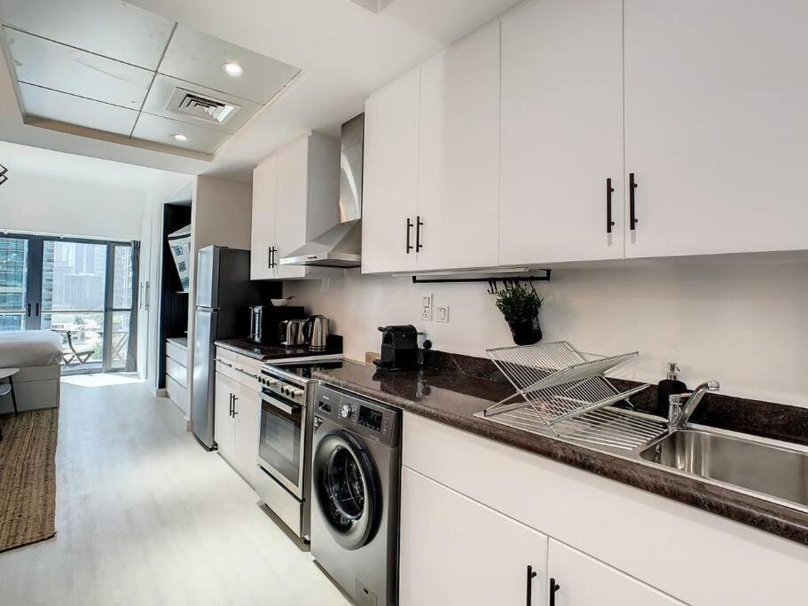 Luxury Modern Studio In Jlt With Amazing View & Rooftop Pool - Sleeps 3 Dubai Dış mekan fotoğraf