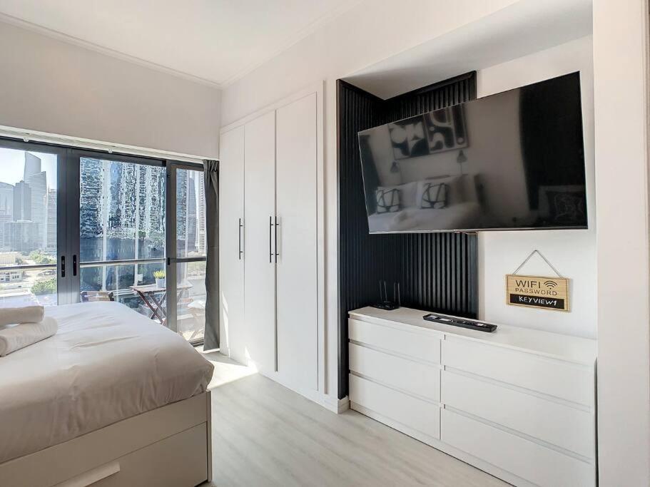 Luxury Modern Studio In Jlt With Amazing View & Rooftop Pool - Sleeps 3 Dubai Dış mekan fotoğraf
