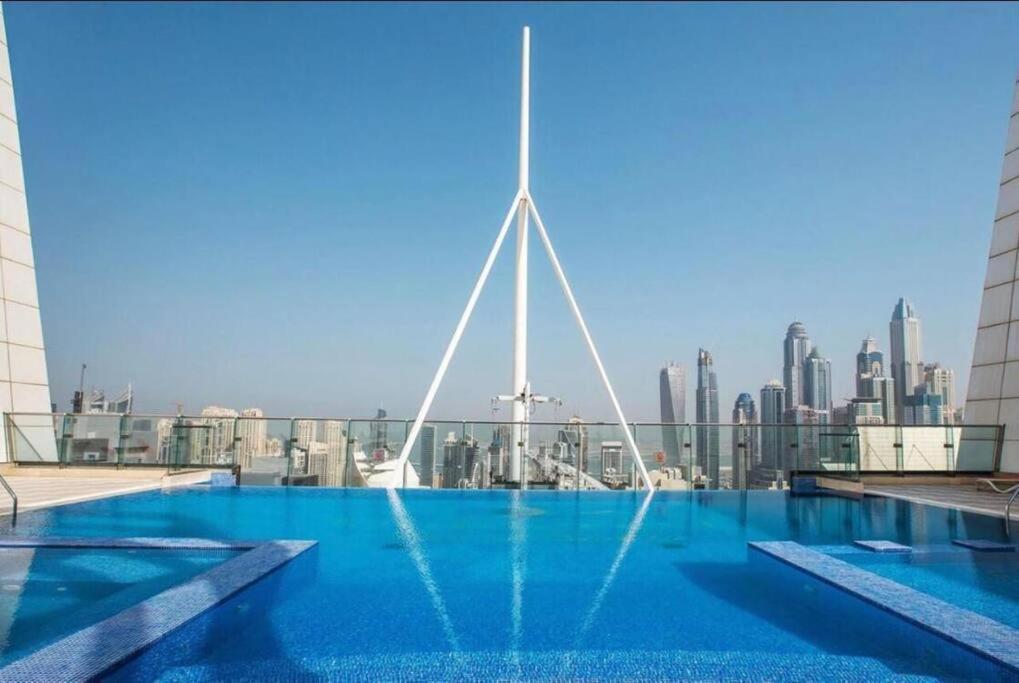 Luxury Modern Studio In Jlt With Amazing View & Rooftop Pool - Sleeps 3 Dubai Dış mekan fotoğraf