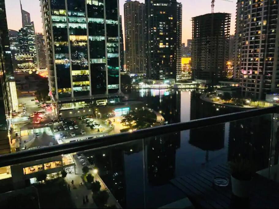 Luxury Modern Studio In Jlt With Amazing View & Rooftop Pool - Sleeps 3 Dubai Dış mekan fotoğraf